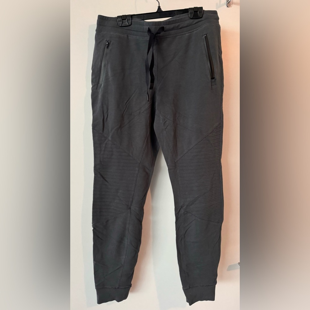 Alo Yoga Moto Joggers Dark Grey size L